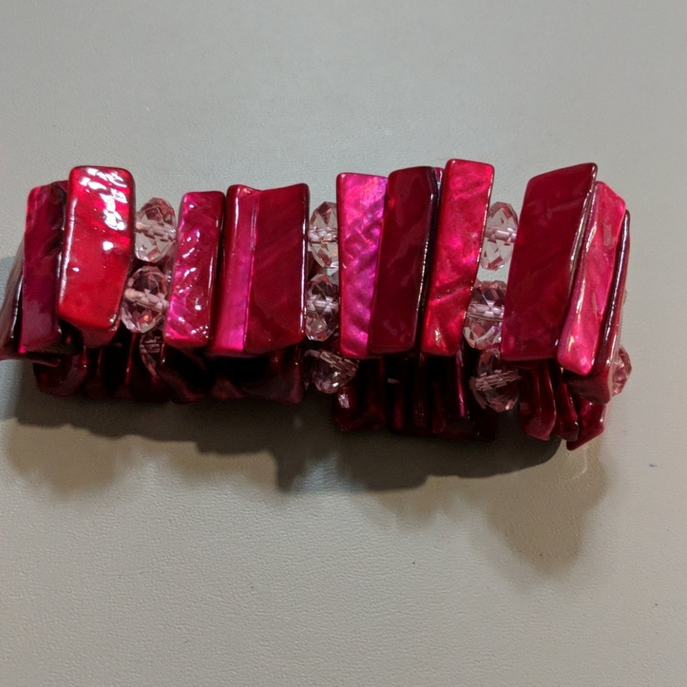 Fuschia shell and pink bead stretch bracelet, 9"